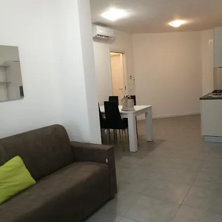 Deisy Canale Milani Apartman *